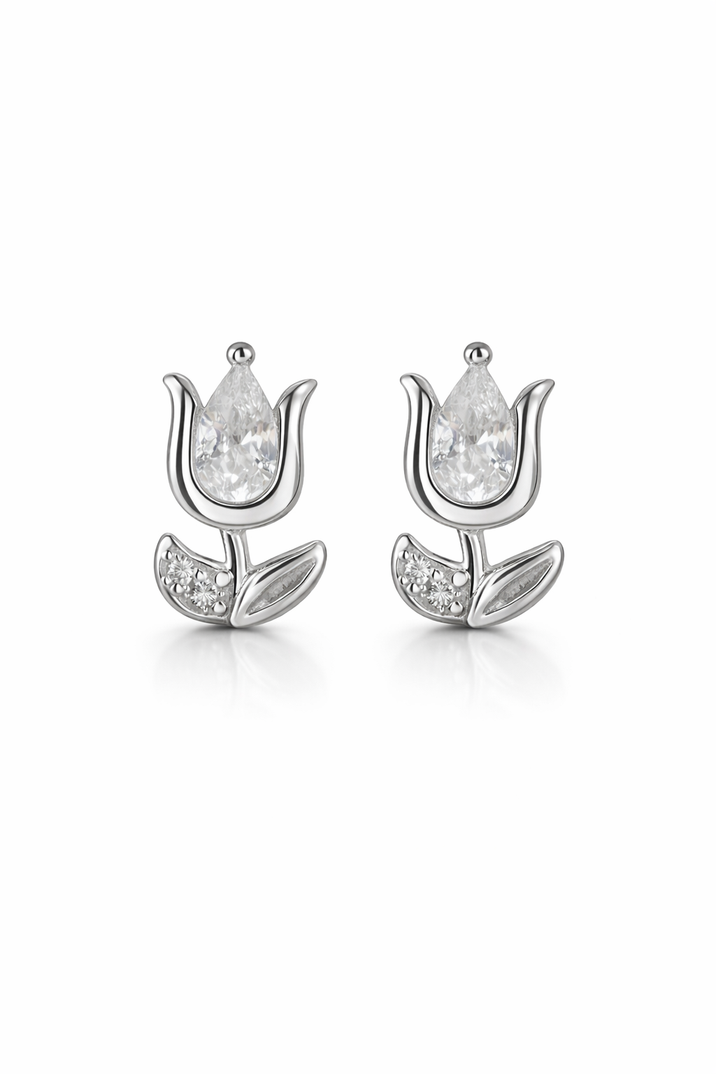 Aros de plata en forma de flor (tulipán)